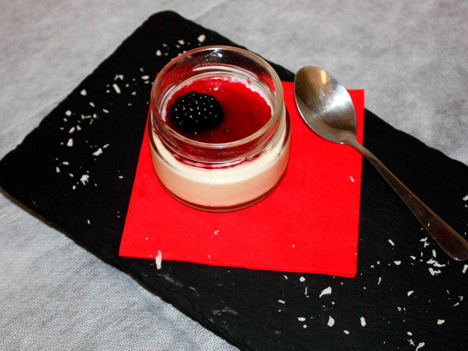 Panna cotta ai frutti di bosco